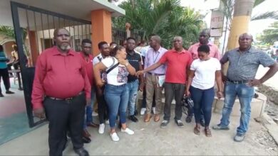 Photo of (Video) Haitianos exigen liberación de agregado comercial secuestrado en Haití