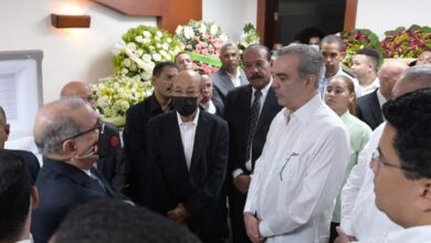 Photo of Abinader y Danilo Medina se juntan en velatorio de Mercedes Domínguez