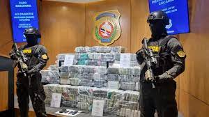 Photo of Arrestan cuatro hombres a bordo de lancha con 474 paquetes presumiblemente cocaína