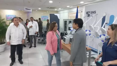 Photo of Hospital Cabral y Báez recibe más de RD$ 2 millones de pesos en equipos por parte del director del SNS