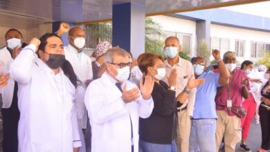 Photo of Médicos y clínicas unen reclamos por más servicios ARS