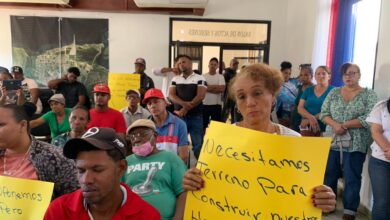 Photo of Federación de Juntas de Vecinos de Pepillo Salcedo pide mediación al presidente Abinader a afectados con construcción del muro fronterizo