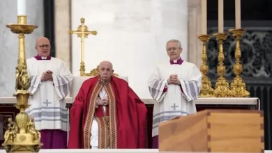 Photo of Francisco despide al papa Benedicto XVI