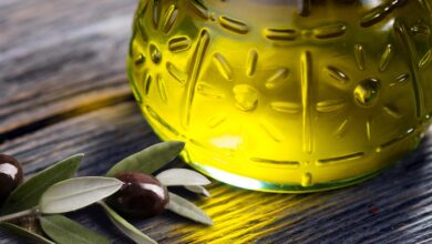 Photo of El aceite de orujo de oliva reduce el colesterol y el perímetro de la cintura