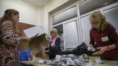 Photo of Bulgaria celebra quintas elecciones en dos años, con empate entre dos bloques